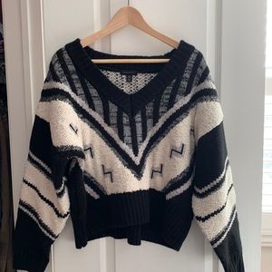 TOPSHOP Black and White Colorblock Chevron V-Neck Sweater